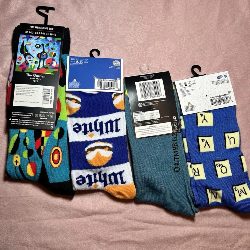 Lot Of 4 Novelty Unisex Crew Socks White Castle‎ Scooby Doo Scrabble Size 6-12
